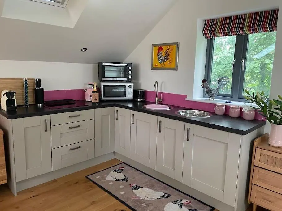 The Hen House A Beautifully Situated Open Plan Chalet Lothersdale