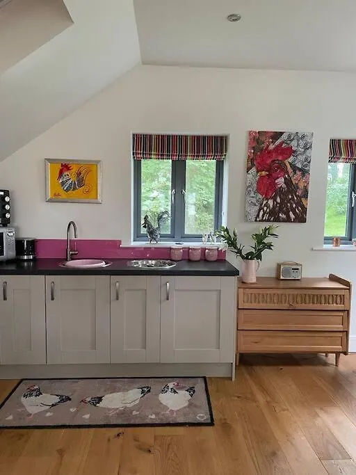 The Hen House A Beautifully Situated Open Plan Chalet Lothersdale 0*,  Ηνωμένο Βασίλειο